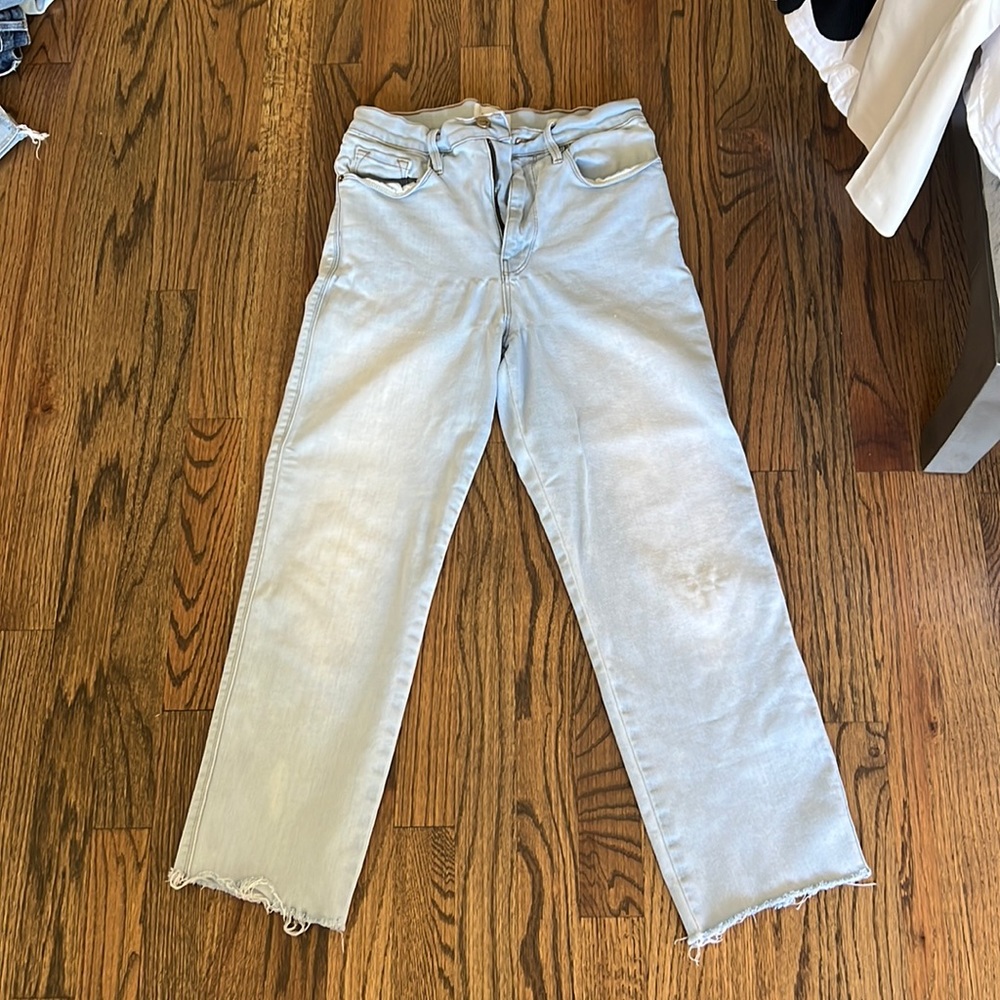 FRAME Light Wash Le Sylvie Slender Straight Cropped